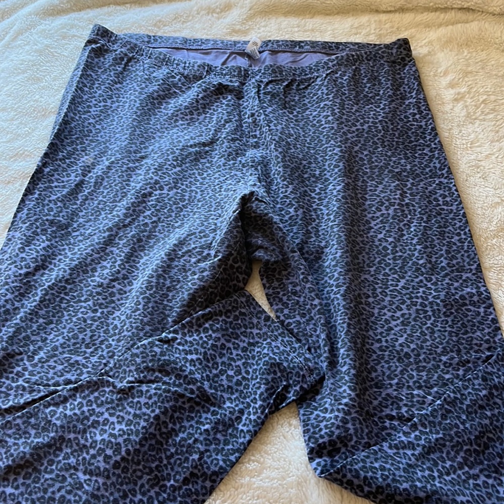 EUC Purple Leopard Print Leggings